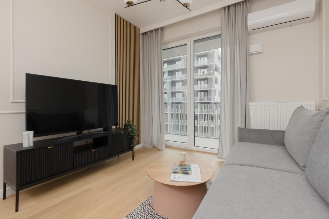 Wola Spacious Flat With Air Conditioning & Balcony By Noclegi Renters 华沙 外观 照片