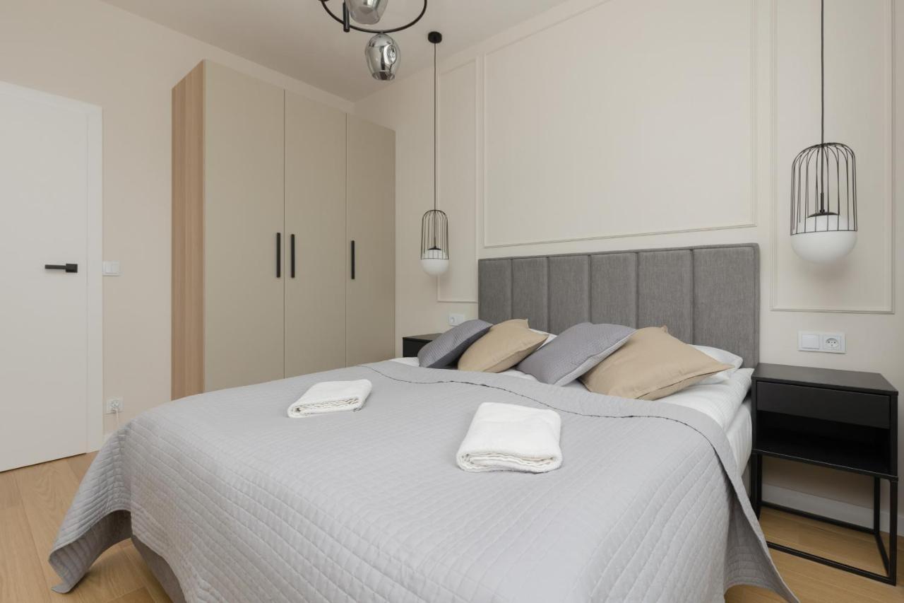 Wola Spacious Flat With Air Conditioning & Balcony By Noclegi Renters 华沙 外观 照片