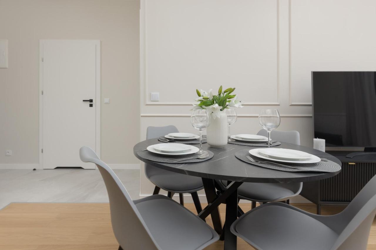 Wola Spacious Flat With Air Conditioning & Balcony By Noclegi Renters 华沙 外观 照片