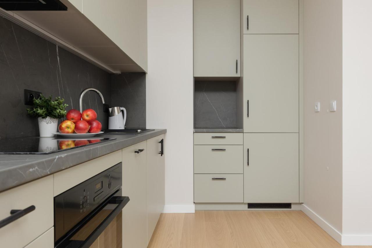 Wola Spacious Flat With Air Conditioning & Balcony By Noclegi Renters 华沙 外观 照片