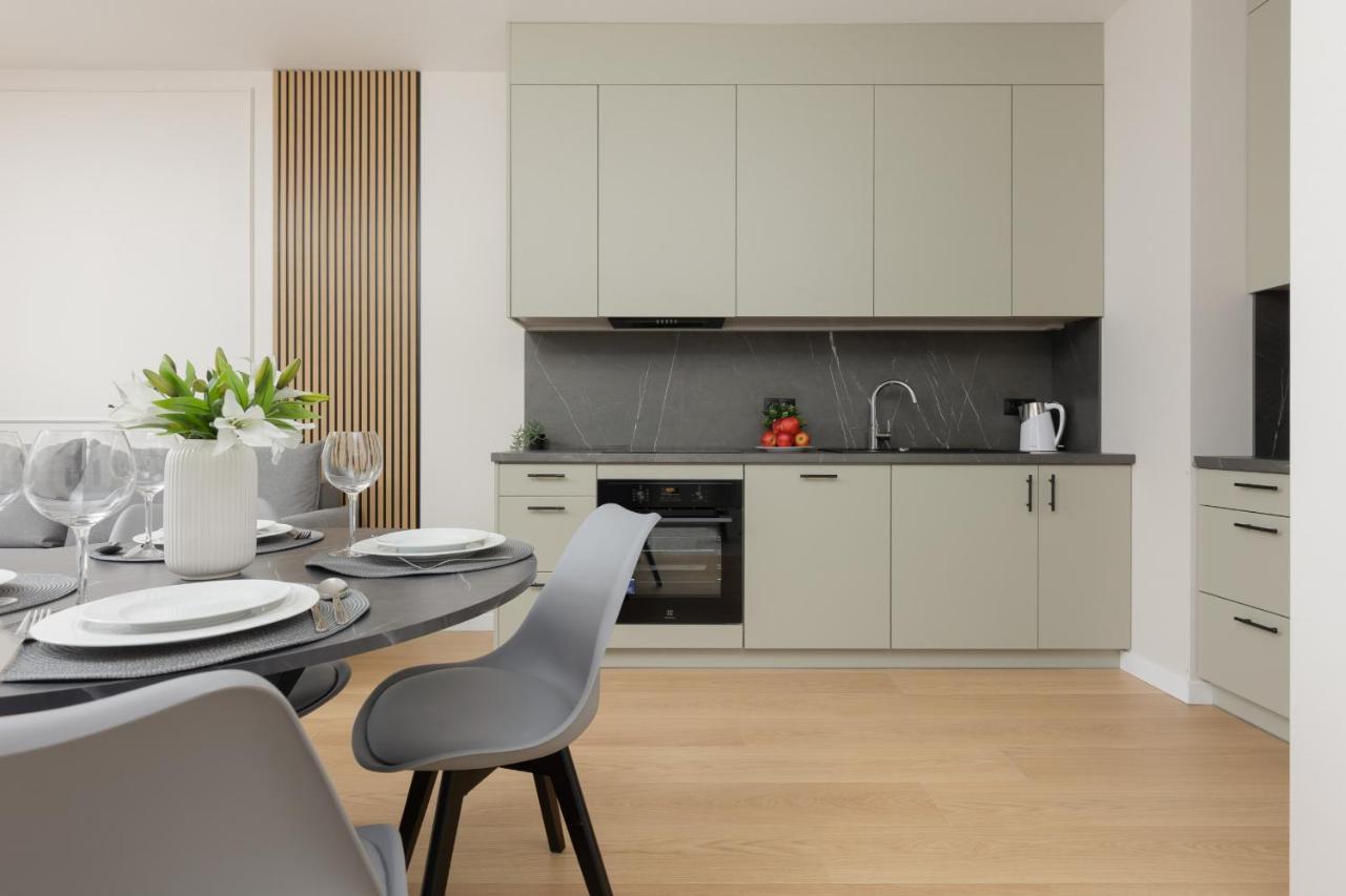 Wola Spacious Flat With Air Conditioning & Balcony By Noclegi Renters 华沙 外观 照片